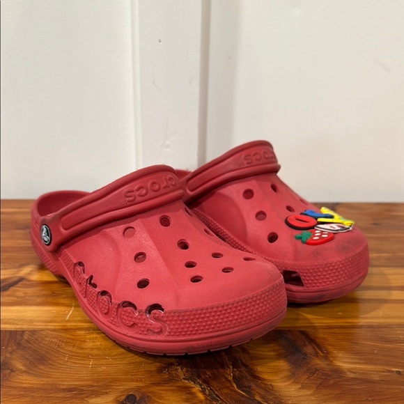 Crocs Baya Red Clogs With Jizzbitz - Picture 1 of 8